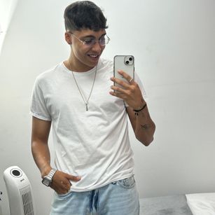 Model - Valentino Rivera peludo