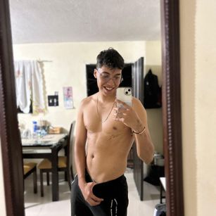 Model - Valentino Rivera joi