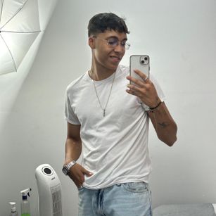 Model - Valentino Rivera peludo