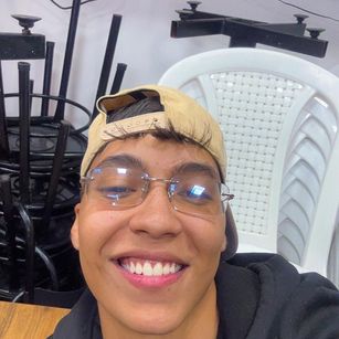 Model - Valentino Rivera desnudo