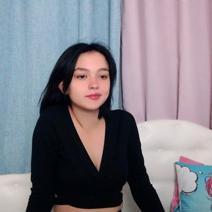 Model - LucyGoldi teen