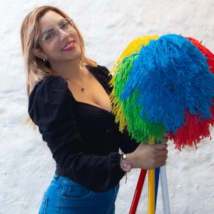 Model - Ashe Lambert latina