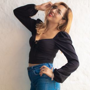 Model - Ashe Lambert Blonde