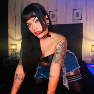 Model - Luana Marcielo joi