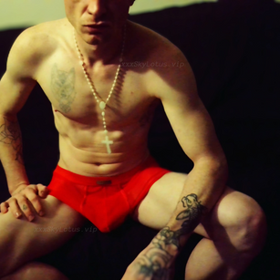 Model - Sky Lotus horny