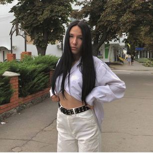 Model - Nikki masturbation