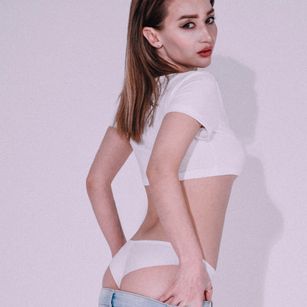 Model - AminaWong shy