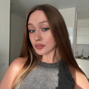 Model - Kathywebb LOVENSE