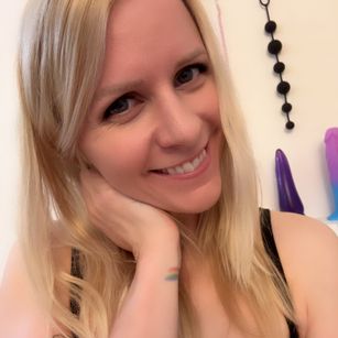 Model - Charlee femdom