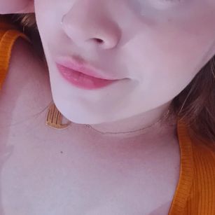 Model - samyshays deeptrhoat