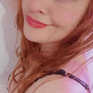 Model - samyshays smooking