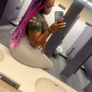 Model - richoffeka twerk