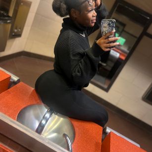 Model - pocahontasgrim squirt