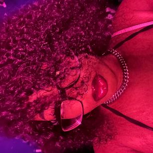 Model - pocahontasgrim strapon