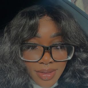 Model - richoffeka Ebony