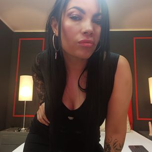 Model - Poca_Hontas habladora