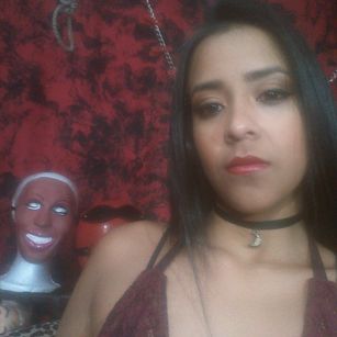 Model - Hilarybigsquirt fetiches