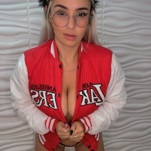 Model - GraceJones dirty