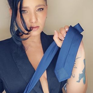 Model - ScarlettRobin LUSH