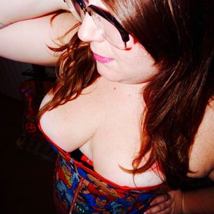 Model - Bell dominatrix