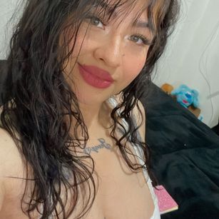 Model - Latinamia saliva