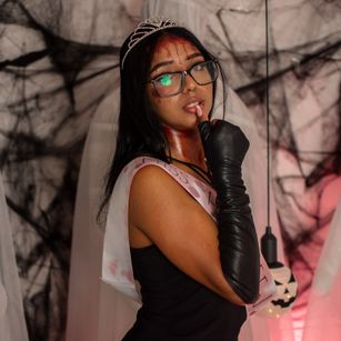 Model - Sofi Grisales petite