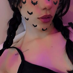 Model - Kimmy Kim latina