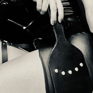 Model - Eva Barker mistress