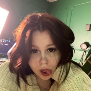 Model - ELLIE bigeyes