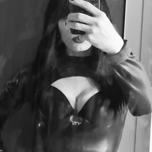 Model - Eva Barker Feetlover