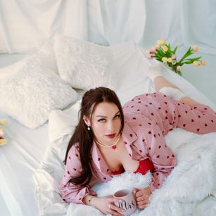 Model - Luna Night young