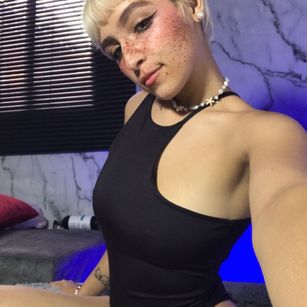 Model - KLOE HOT dildo