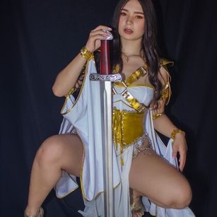 Model - Naomi Kiro  LOVENSE