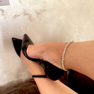 Model - Sascha Blosom oil