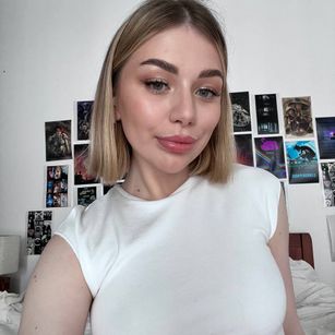 Model - Sophie young