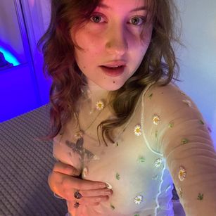 Model - YummyPolly pinknipples