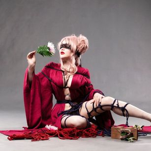 Model - Milana dildo