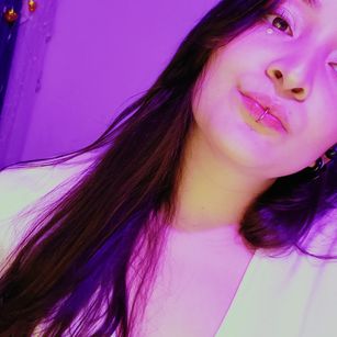 Model - SweetViolet kinky