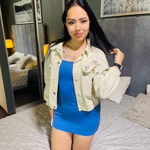 Model - KIM longnails