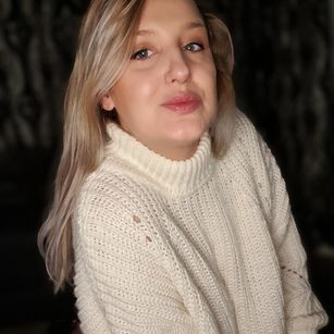 Model - MayaTrainor findom