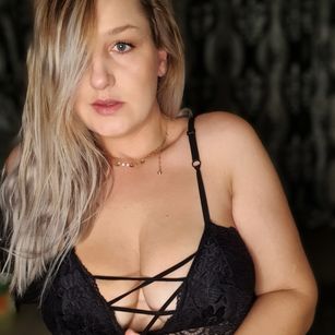 Model - MayaTrainor bdsm