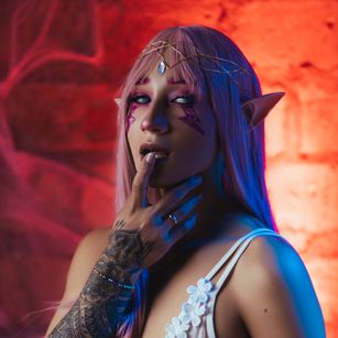 Model - Violet Giles cei