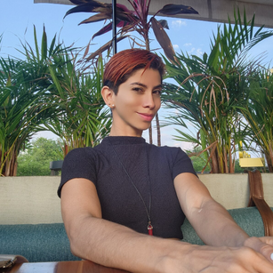 Model - Alice Barry sexy