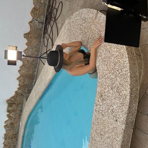 Model - Laura Duque feet