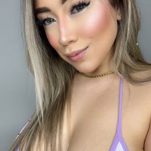 Model - Laura Duque heels