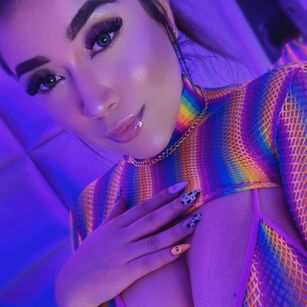 Model - Laura Duque latina