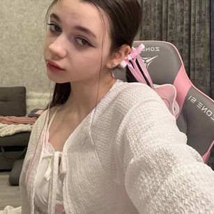 Model - kokomii young