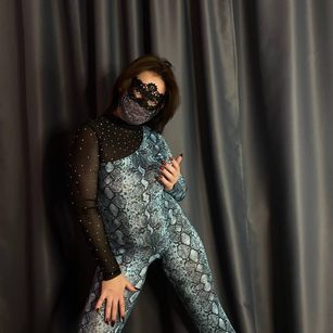 Model - Tiffany Wils mature