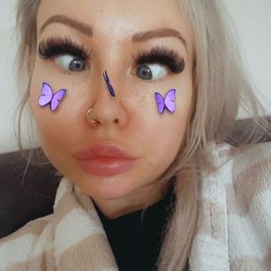 Model - KatBigBum beautiful