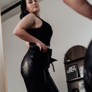 Model - JuliyaMayerz tease